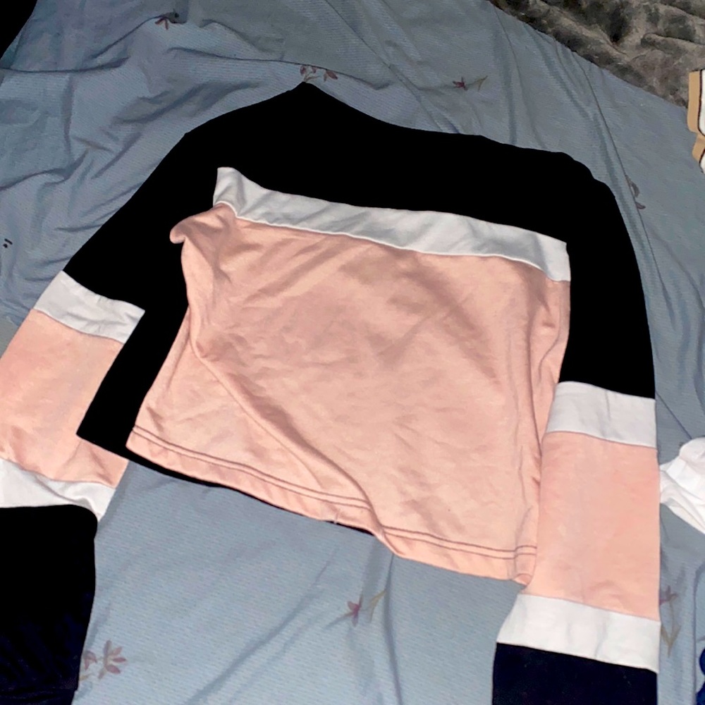 Cropped long sleeve shirt
